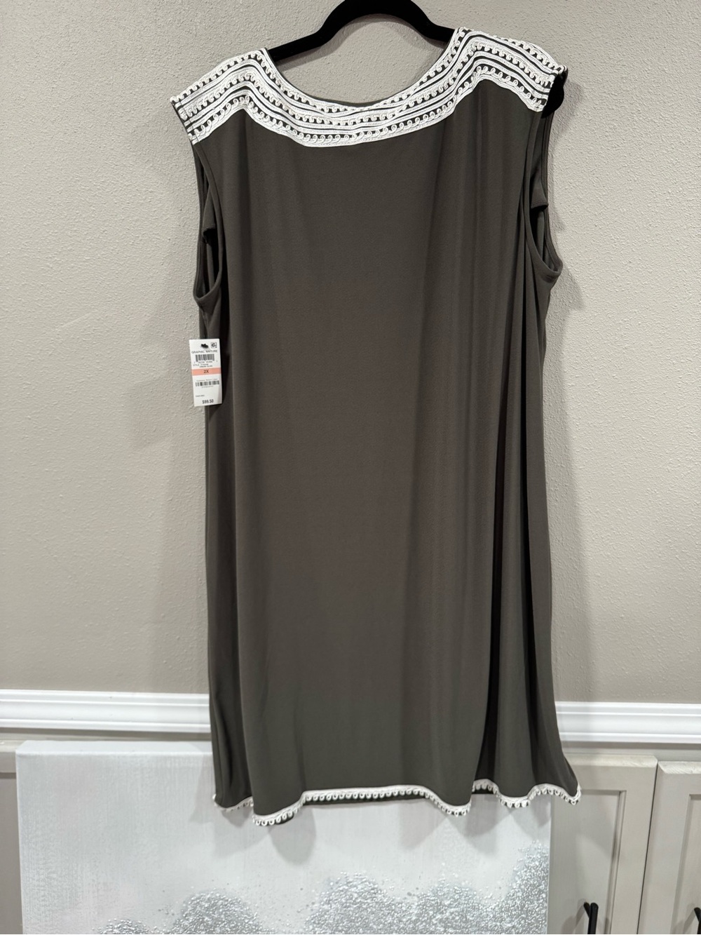 NWT $99.50 MSRP Alfani Green Sleeveless Shift Dress with Embroidered V-Neck - Picture 5 of 6